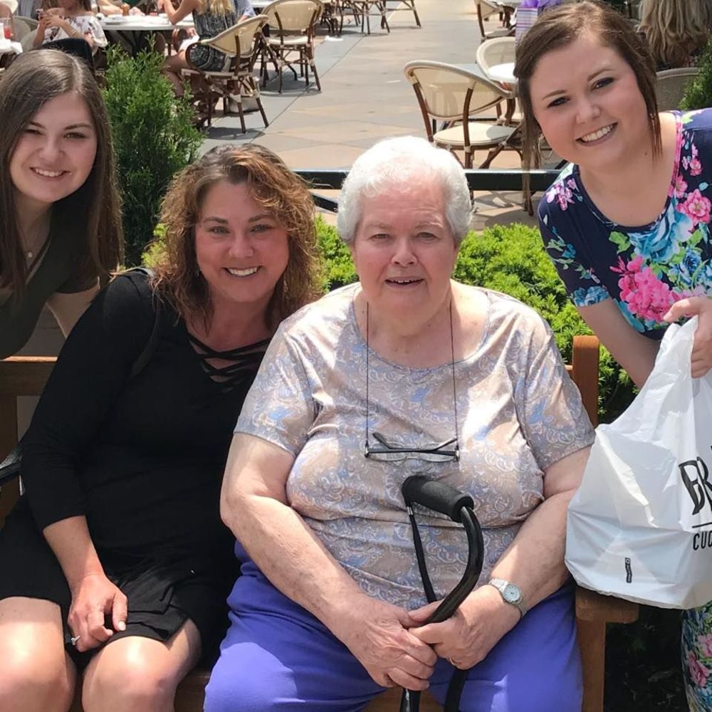 Meet your Posher, Traci